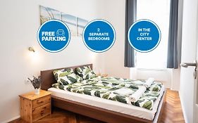 Free Parking - Dob50 Spacious Apartment - 2 Separate Bedroom, 5 People, Ac, Wifi