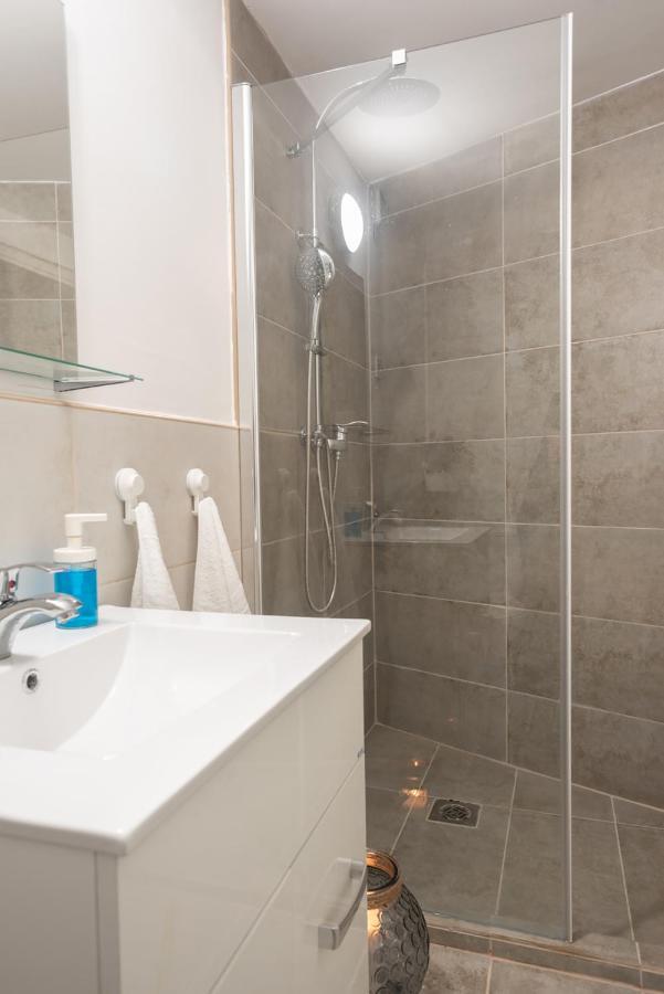 Free Parking - Dob50 Spacious Apartment - 2 Separate Bedroom, 5 People, Ac, Wifi Budapest Kültér fotó